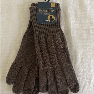 Pendleton Brown Wool Blend Cable Knit Gloves